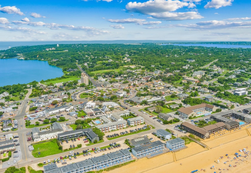 45 S Elmwood Ave, Montauk, NY for sale - Building Photo - Image 3 of 9