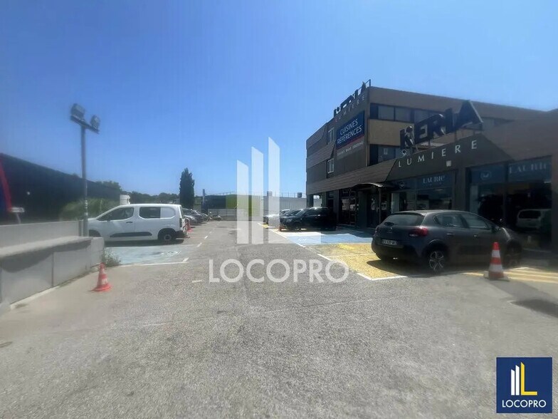 Retail in Antibes for lease - Building Photo - Image 2 of 7