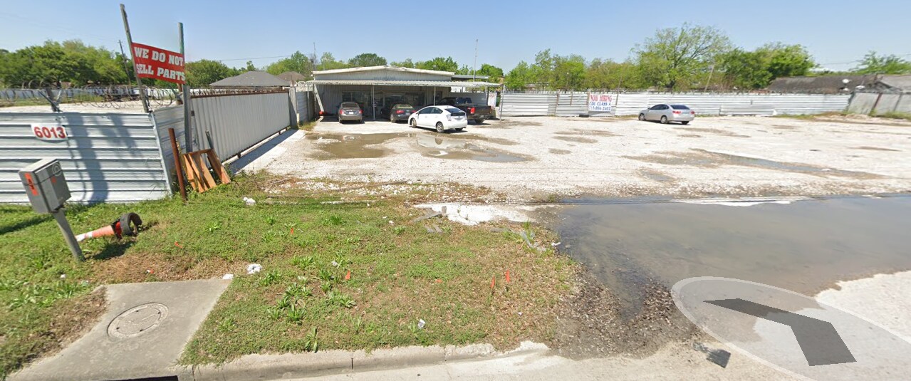 6013 Spencer Hwy, Pasadena, TX 77505