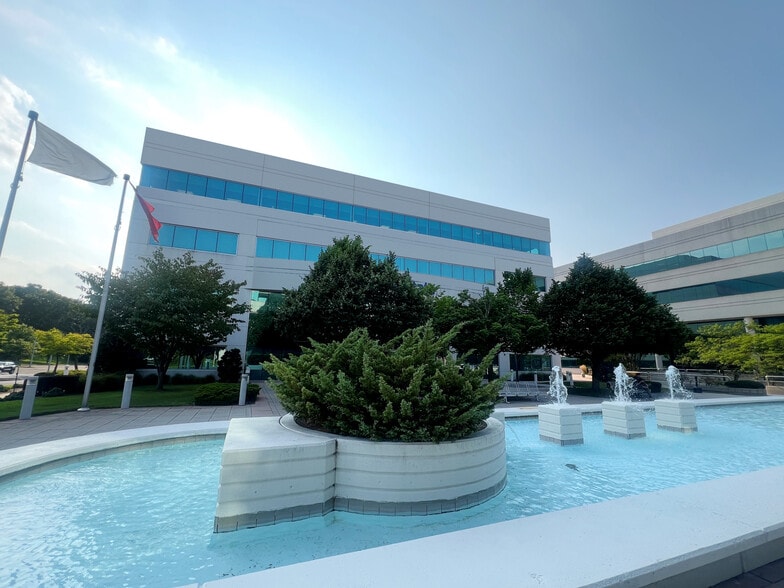 878 Veterans Memorial Hwy, Hauppauge, NY for lease - Building Photo - Image 2 of 15