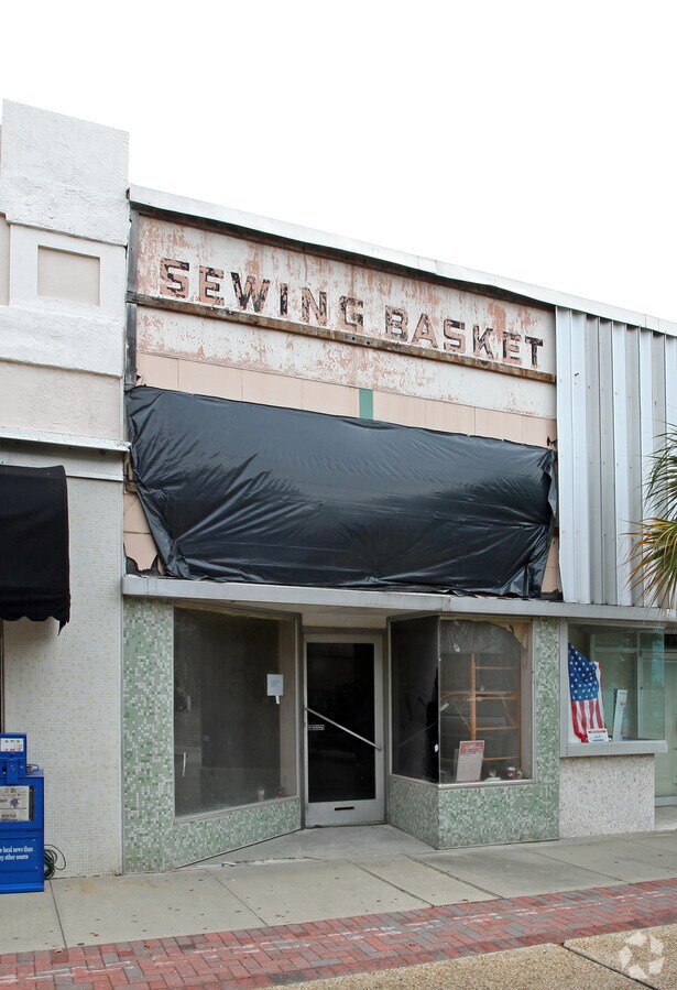 645 Delmas Ave, Pascagoula, MS 39567