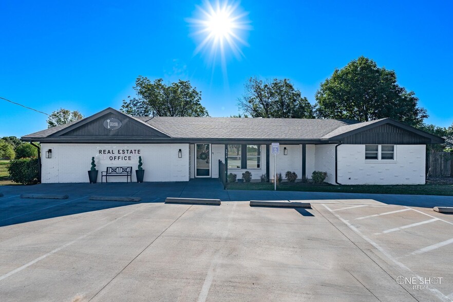 5919 Buffalo Gap Rd, Abilene, TX for sale - Building Photo - Image 1 of 33