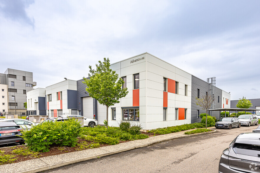 Flex in Saint-Fons for lease - Building Photo - Image 2 of 4