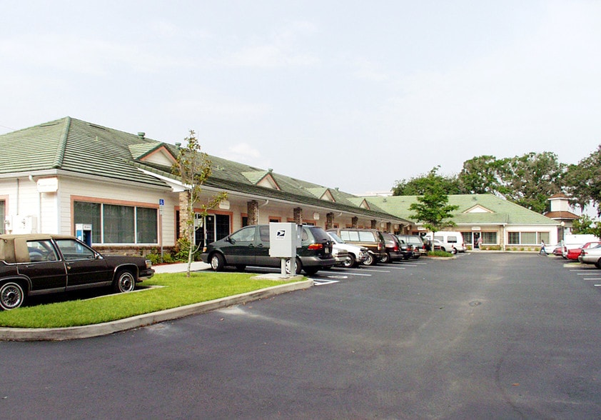 901-911 N Central Ave, Kissimmee, FL for lease - Building Photo - Image 1 of 10