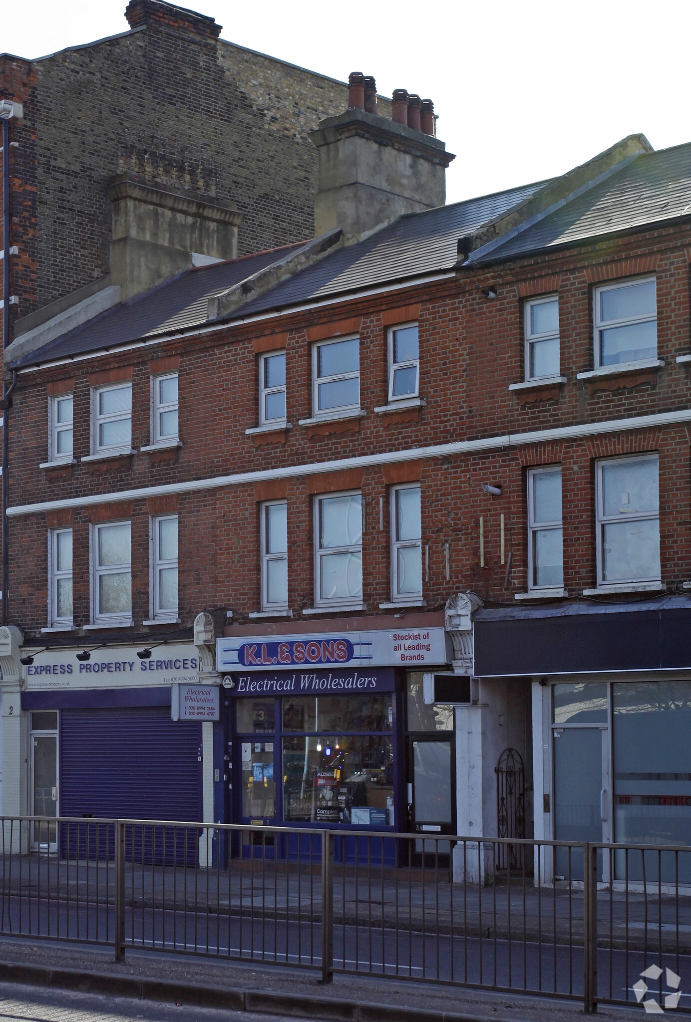 3 Stile Hall Para, London for sale Primary Photo- Image 1 of 1