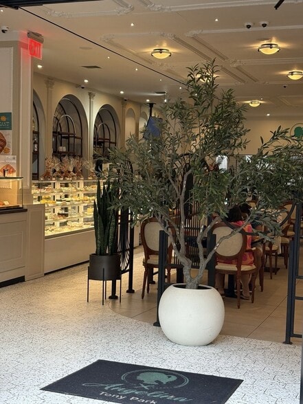 1645-1659 Third Ave, New York, NY for lease - Building Photo - Image 3 of 9