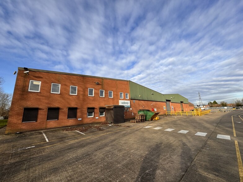 Units 1-3 Trent Ln, Castle Donington for lease - Building Photo - Image 2 of 6