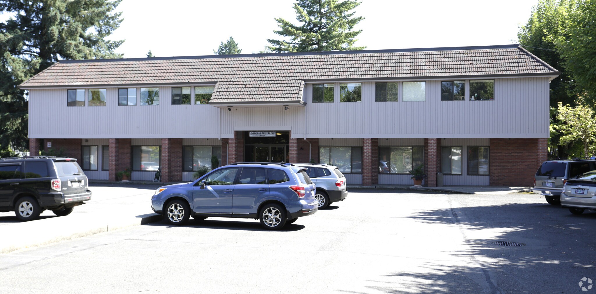 4040 Douglas Way, Lake Oswego, OR for sale Primary Photo- Image 1 of 1