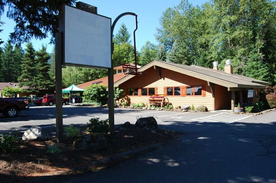 24371 E Welches Rd, Welches, OR for sale - Building Photo - Image 1 of 1