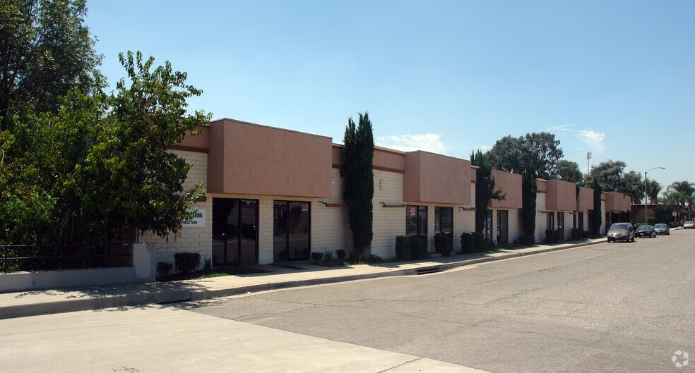 393 Athol St, San Bernardino, CA for lease - Primary Photo - Image 1 of 6