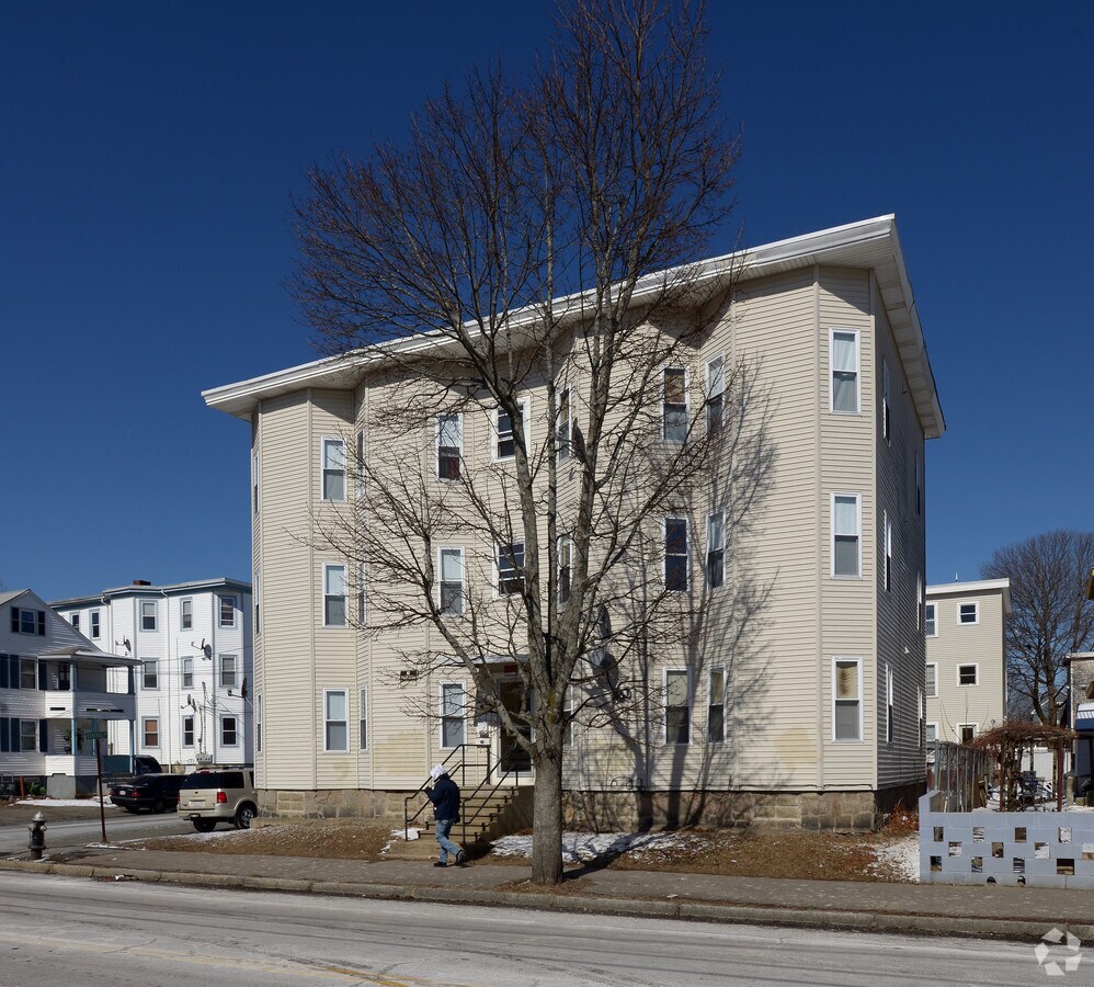 21 Forest Ave, Brockton, MA 02301