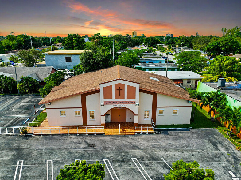 5176 NW 17th Ave, Miami, FL for sale - Primary Photo - Image 1 of 81