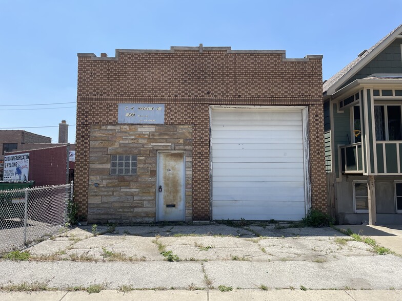 1744 Indianapolis Blvd, Whiting, IN for sale - Building Photo - Image 1 of 10