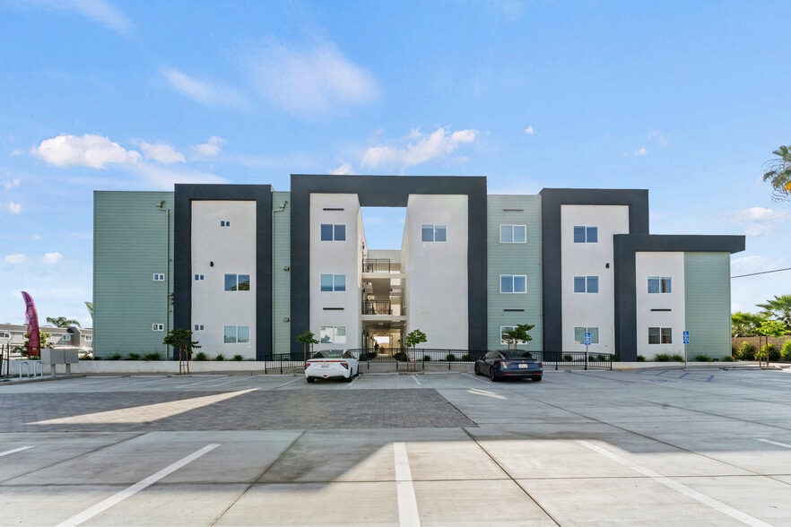 13857 Leffingwell Rd, Whittier, CA for sale - Building Photo - Image 2 of 47