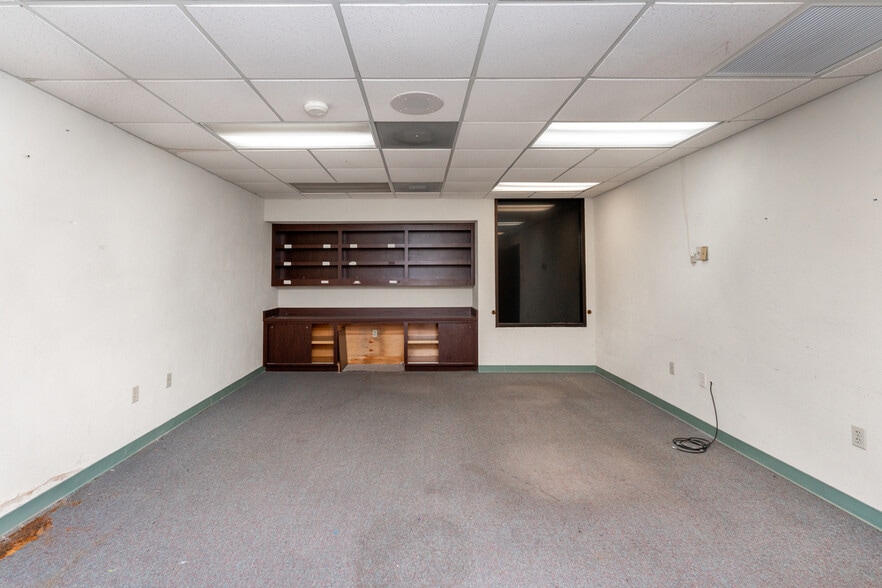 201 S Nova Rd, Ormond Beach, FL for lease - Interior Photo - Image 2 of 22