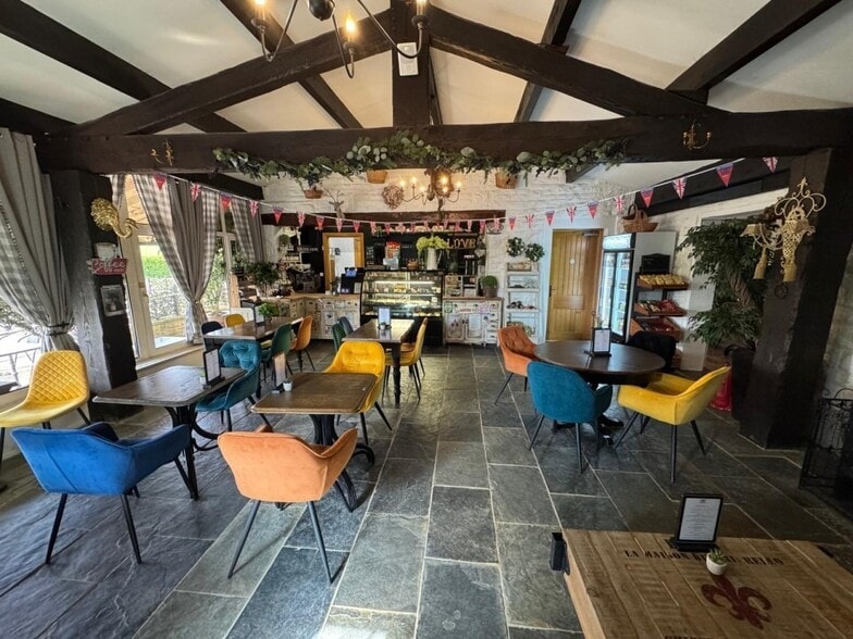 Skipton Rd, Harrogate for sale - Interior Photo - Image 2 of 9