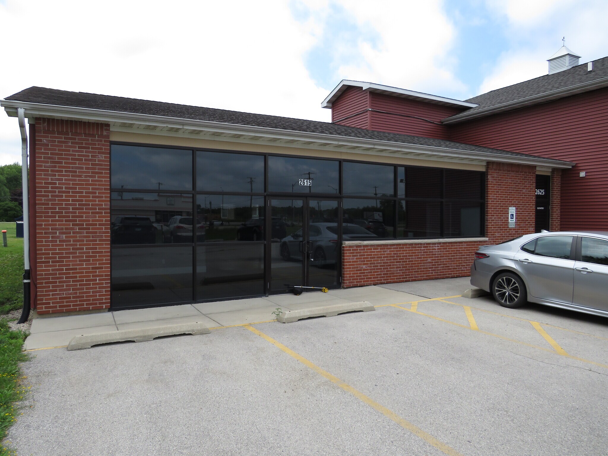 2615 E Division St, Diamond, IL for sale Primary Photo- Image 1 of 1