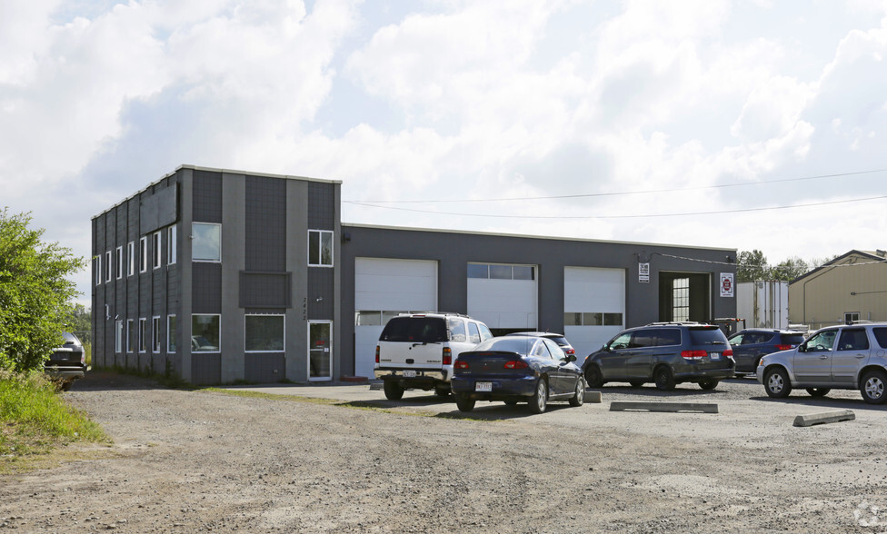 2422 SE 9 Ave, Calgary, AB for lease - Building Photo - Image 1 of 1