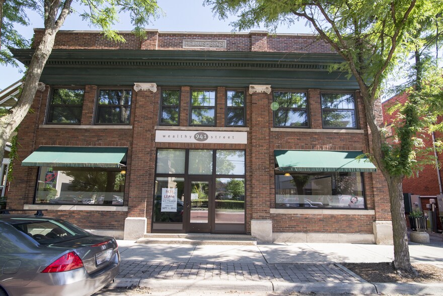 941 Wealthy St SE, Grand Rapids, MI for sale - Building Photo - Image 1 of 1