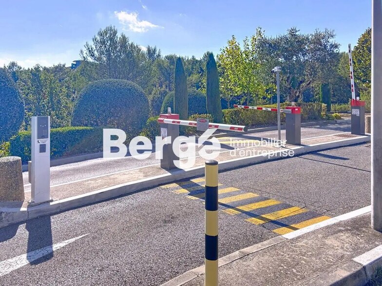 Office in SOPHIA ANTIPOLIS for lease - Building Photo - Image 2 of 6