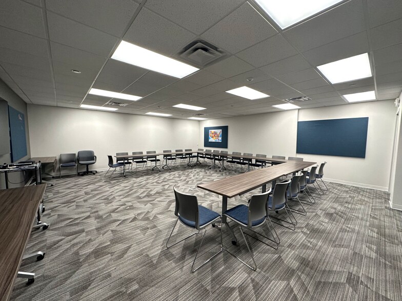 11969-11975 Westline Industrial Dr, Saint Louis, MO for lease - Building Photo - Image 2 of 6