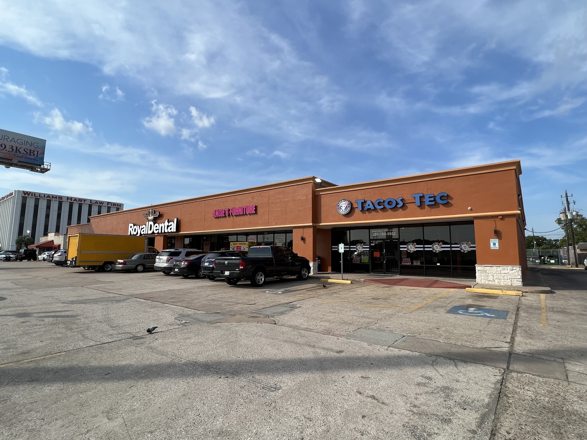 8449 Gulf Fwy, Houston, TX for lease Building Photo- Image 1 of 4