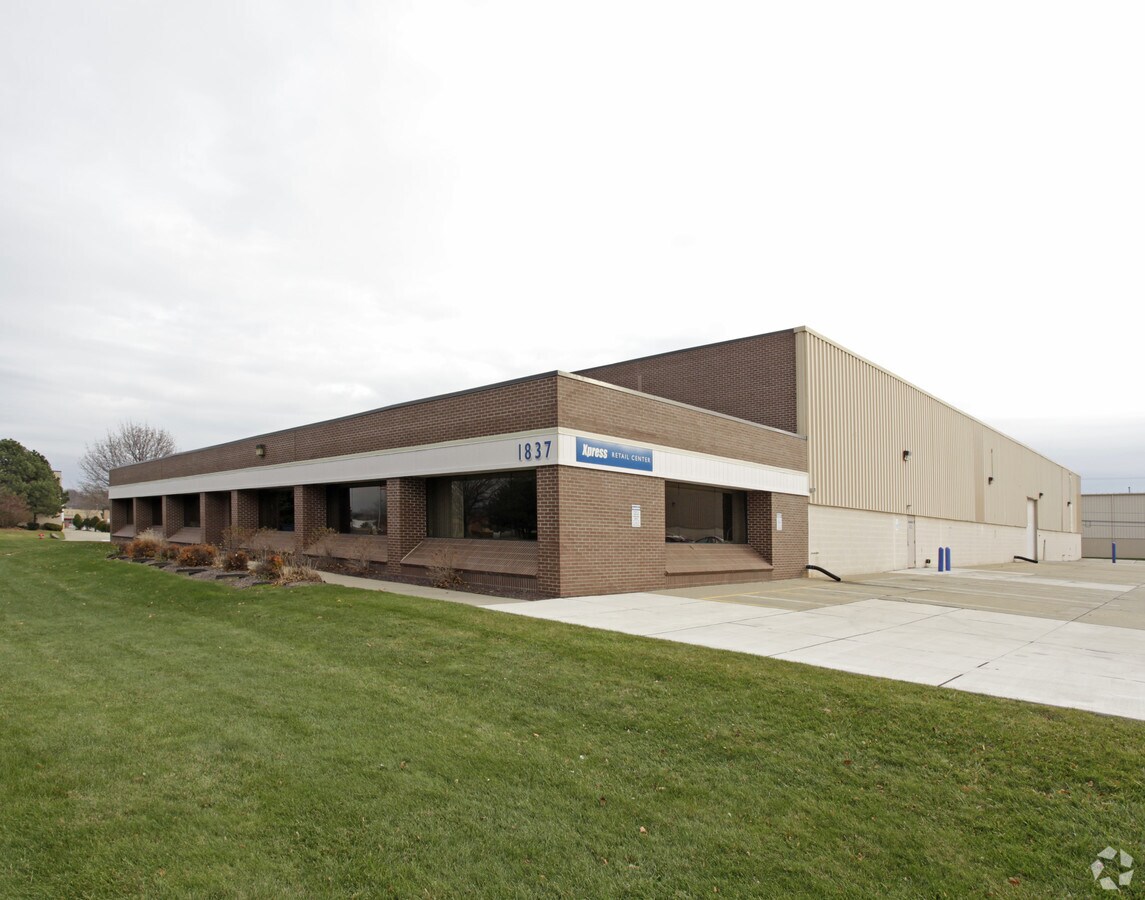 1837 Enterprise Dr, Rochester Hills, MI 48309