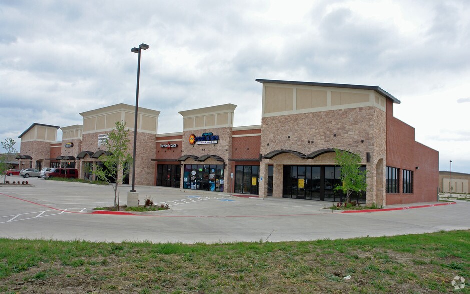 1616 W Hebron Pky, Carrollton, TX 75010