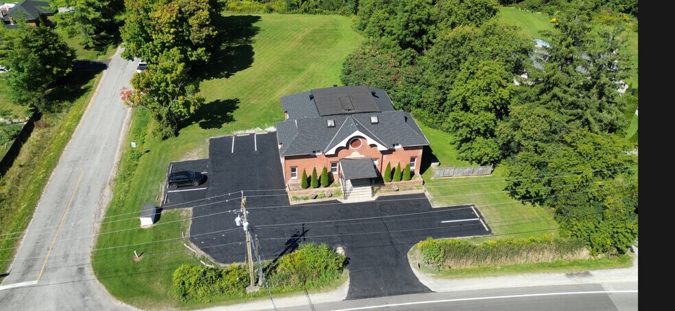 320 Pefferlaw Rd, Georgina, ON for sale - Building Photo - Image 1 of 2