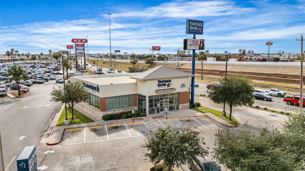 4819 San Dario Ave, Laredo, TX for sale - Building Photo - Image 3 of 4