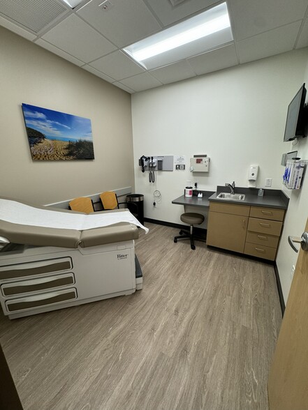 19580 Cochran Blvd, Port Charlotte, FL for lease - Building Photo - Image 3 of 9