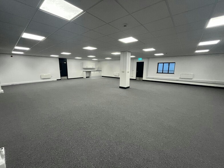 Aldridge Rd, Birmingham for lease - Building Photo - Image 3 of 5