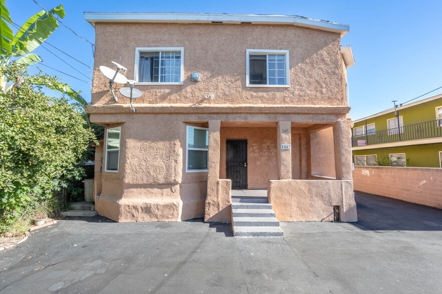 1647 W 12th Pl, Los Angeles, CA for sale - Building Photo - Image 2 of 30