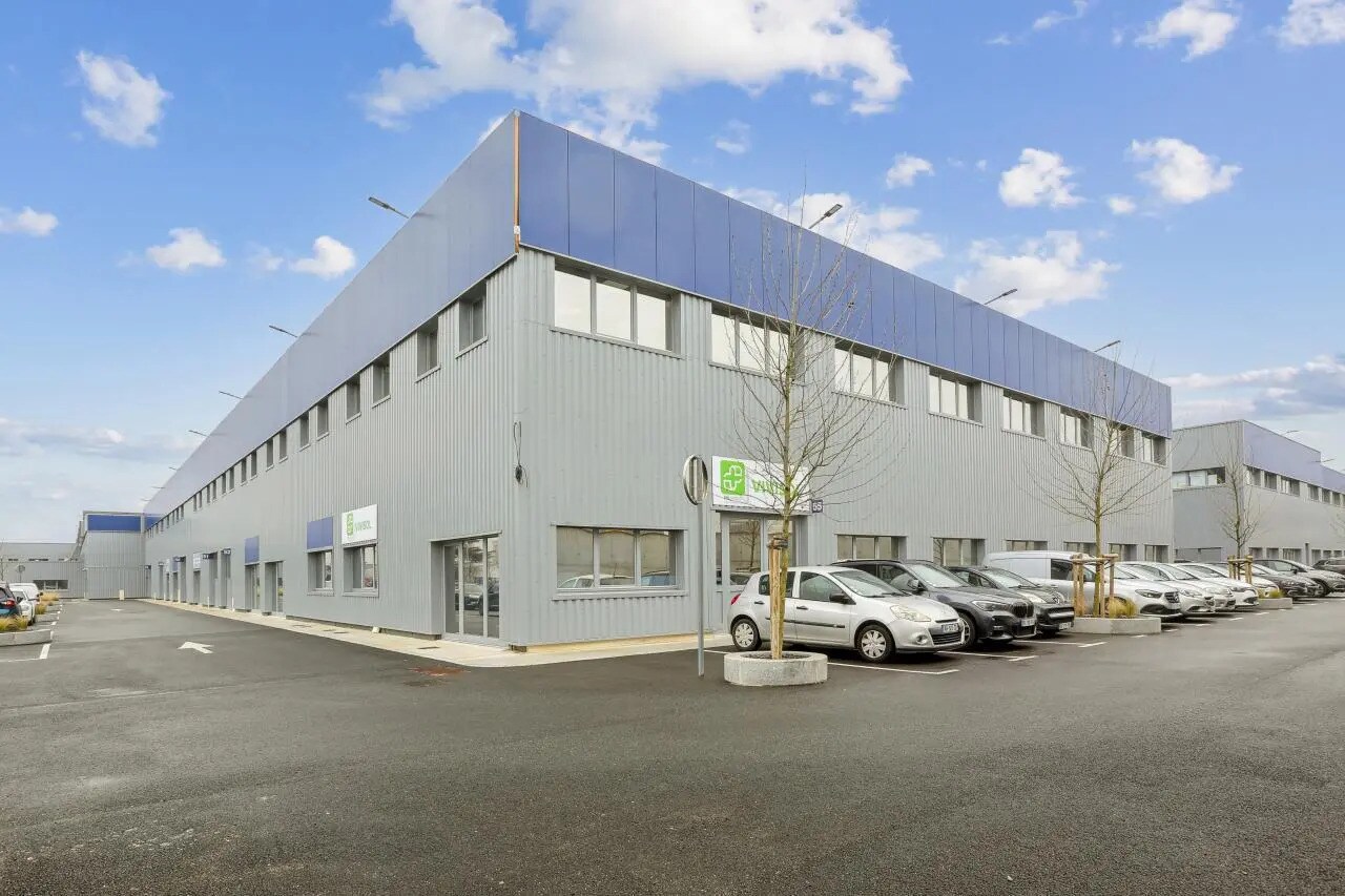 Flex in Vaux-le-Pénil for lease Building Photo- Image 1 of 19
