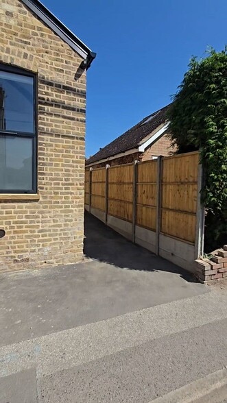 162 Church St, Cliffe for lease - Commercial Listing Video - Image 2 of 8