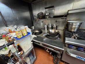 208 Grand St, Brooklyn, NY for lease Building Photo- Image 1 of 10