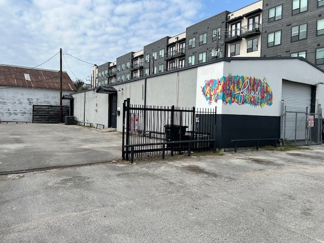 613 1/2 W 19th St, Houston, TX for lease - Building Photo - Image 2 of 7