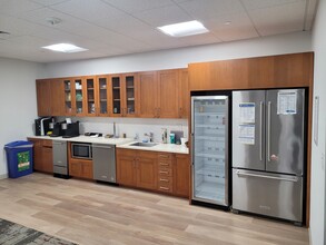 801 Thompson Ave, Rockville, MD for lease Interior Photo- Image 1 of 6