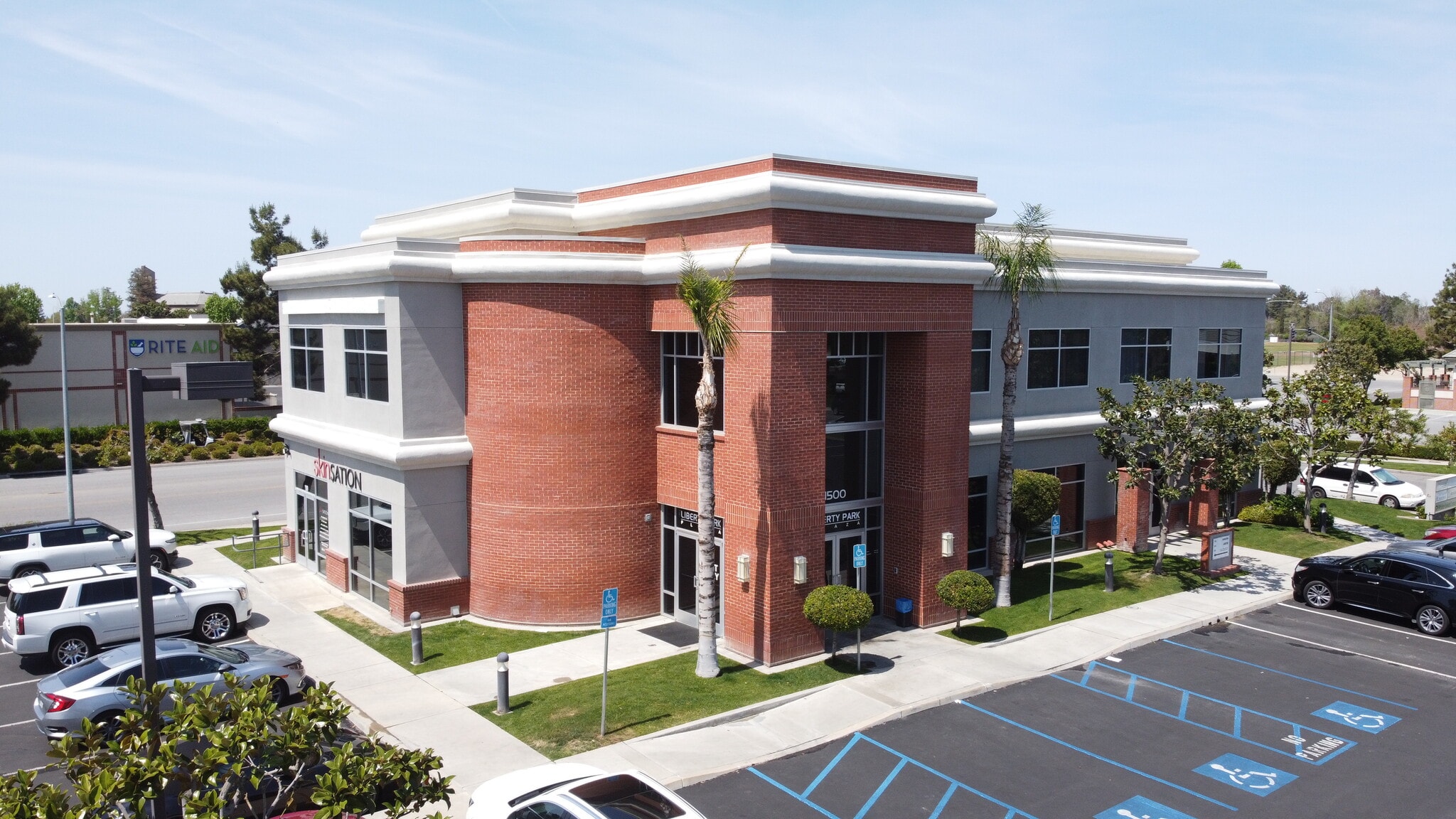 1500 Haggin Oaks Blvd, Bakersfield, CA for lease Building Photo- Image 1 of 7