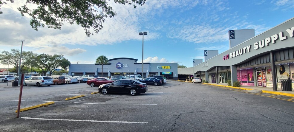 5014 E Busch Blvd, Tampa, FL for lease - Building Photo - Image 1 of 5