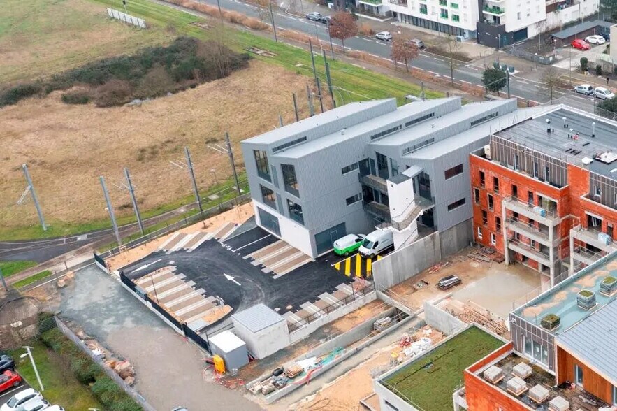 183 Avenue Des Hauts De Saint-Aubin, Angers for sale - Aerial - Image 2 of 11