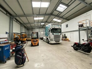 Flex in Goussainville for lease Interior Photo- Image 1 of 13