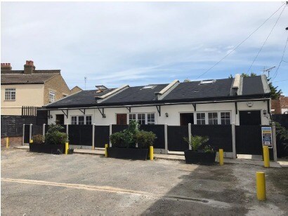 58 Burdett Rd, Southend On Sea for lease Primary Photo- Image 1 of 5