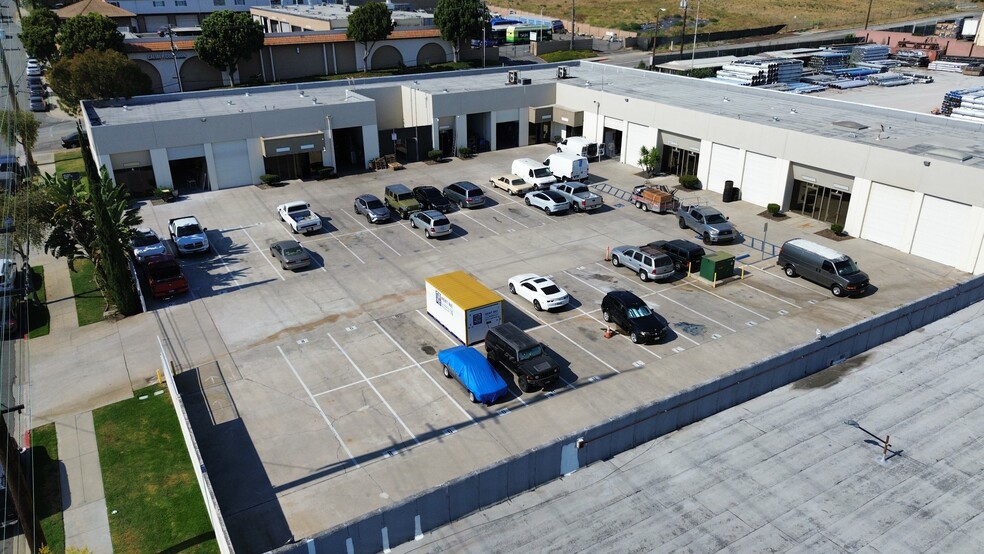 2300 Walnut Ave, Signal Hill, CA for lease - Building Photo - Image 3 of 10