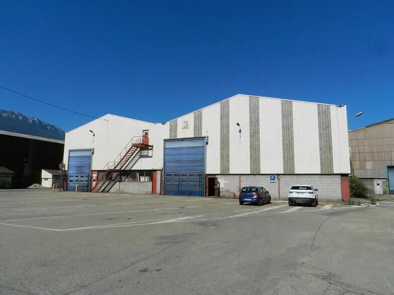 Industrial in Pontcharra for lease - Building Photo - Image 2 of 8