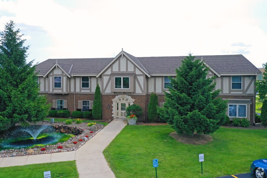 11516 N Port Washington Rd, Mequon, WI for sale - Building Photo - Image 3 of 11