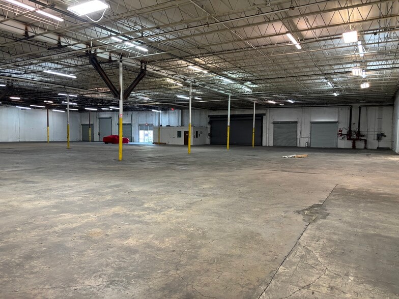 5160 W Clifton St, Tampa, FL for lease - Interior Photo - Image 3 of 4