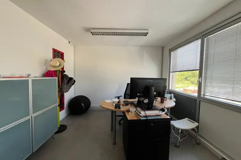 View Photo