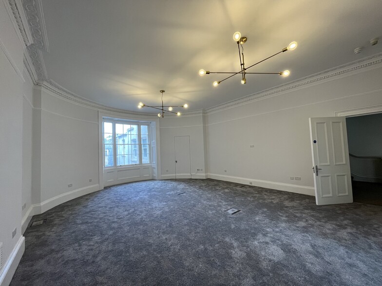 11 Upper Grosvenor St, London for lease - Interior Photo - Image 3 of 4