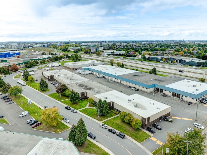 341-371 Rue Isabey, Saint-Laurent, QC for lease - Building Photo - Image 3 of 18